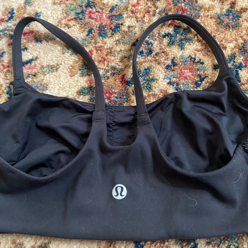 Lululemon Women's Black sports bra no tag so small - Picture 3 of 3